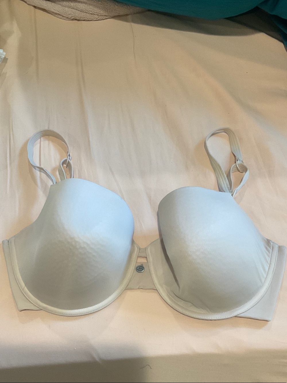 Everyday Smooth T-Shirt Bra in Light Ivory - Women Intimates